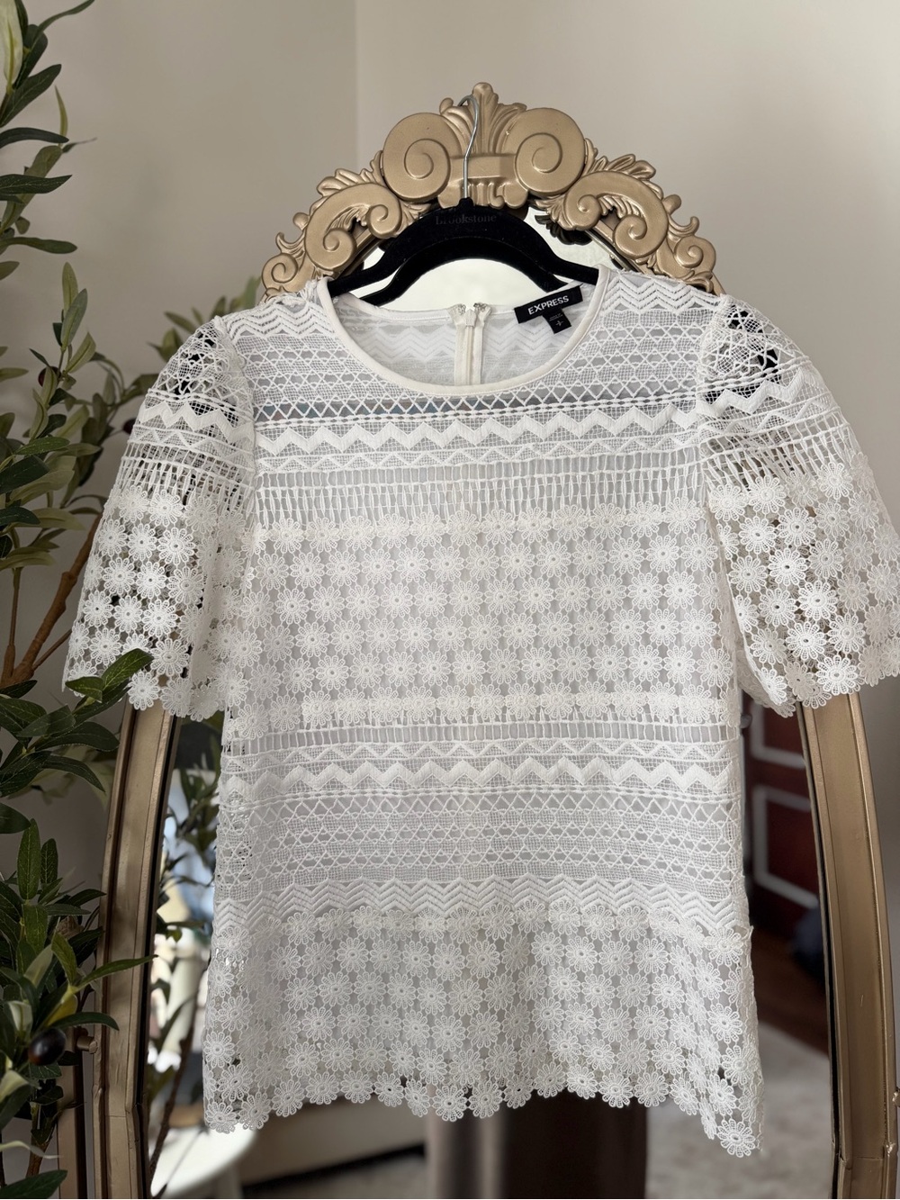 Express White Lace Short-Sleeve Dress